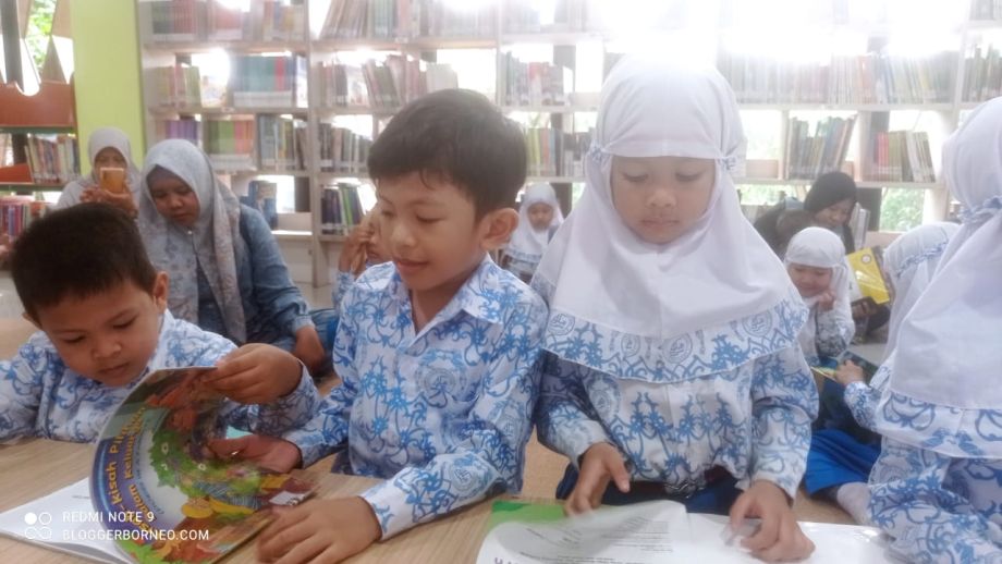 Membuka Jendela Dunia Literasi